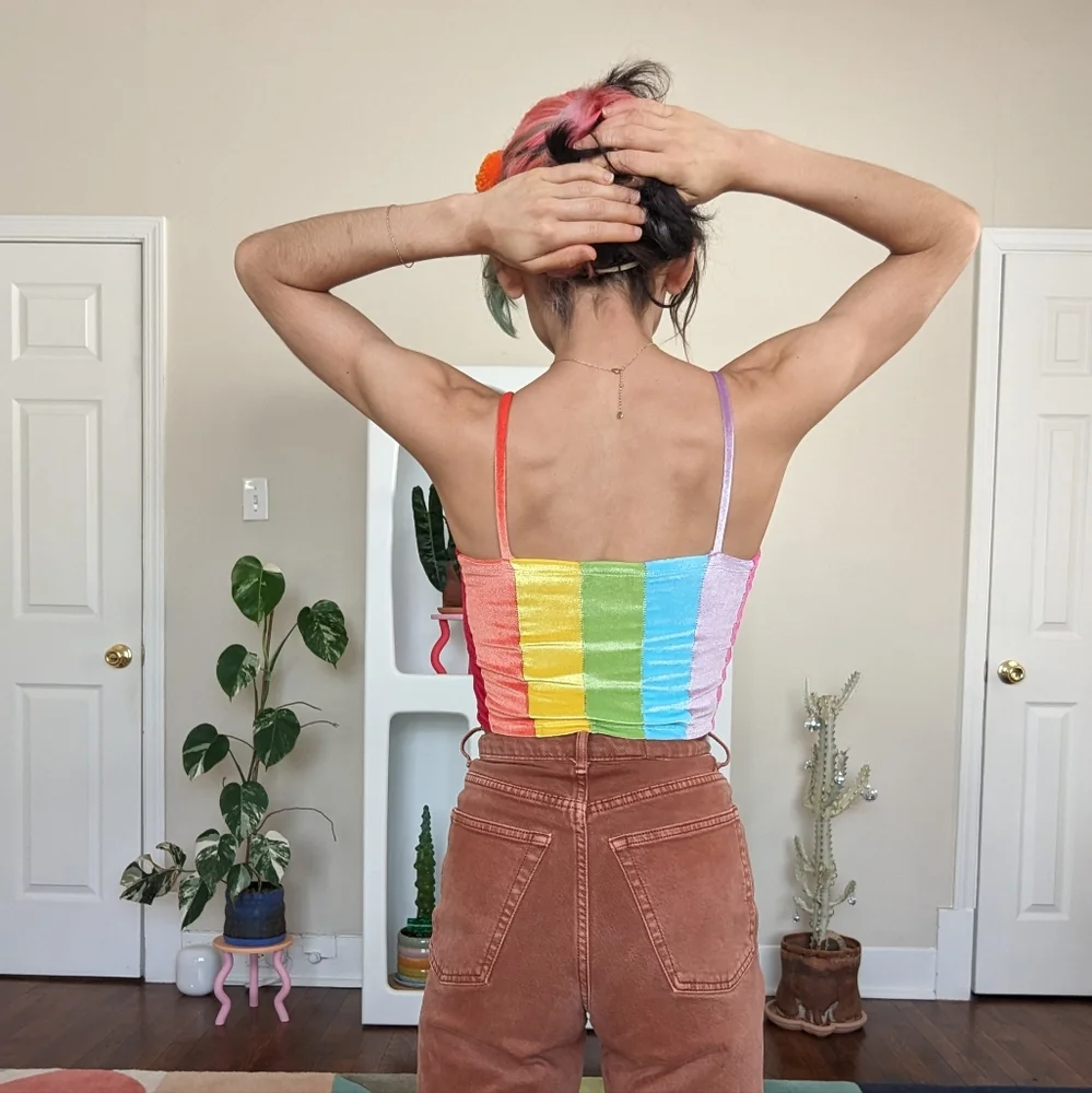 🚫 CLOTHING SWAPPED - K.S. Garner Rainbow Luna Top - Picture 4 of 7